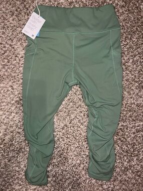 NWT! Sweetflexx Resistance Capri Leggings - BOOTY Band! Seafoam Green Sz 6